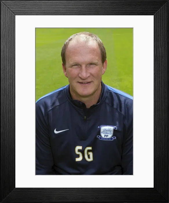 Framed Print : Preston North End 2015 / 16: The Squad in Action - Official Team Photocall Framed Print : Preston North End 2015 / 16: The Squad in Action - Official Team Photocall