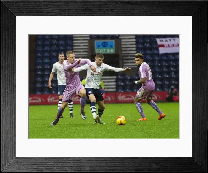 Framed Print : SkyBet Championship Clash: Preston North End vs Reading (December 12, 2015)