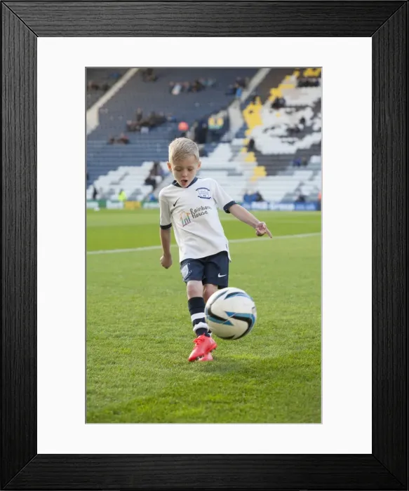 Framed Print : Preston North End vs. Leeds United: SkyBet Championship Clash at Deepdale (December 26, 2016) Framed Print : Preston North End vs. Leeds United: SkyBet Championship Clash at Deepdale (December 26, 2016)