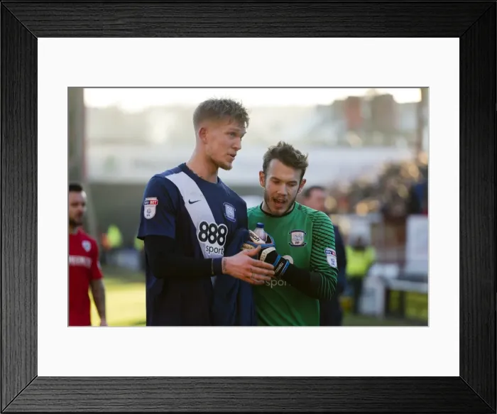 Framed Print : Preston North End vs Barnsley: February 4, 2017 - 2016 / 17 Season Framed Print : Preston North End vs Barnsley: February 4, 2017 - 2016 / 17 Season