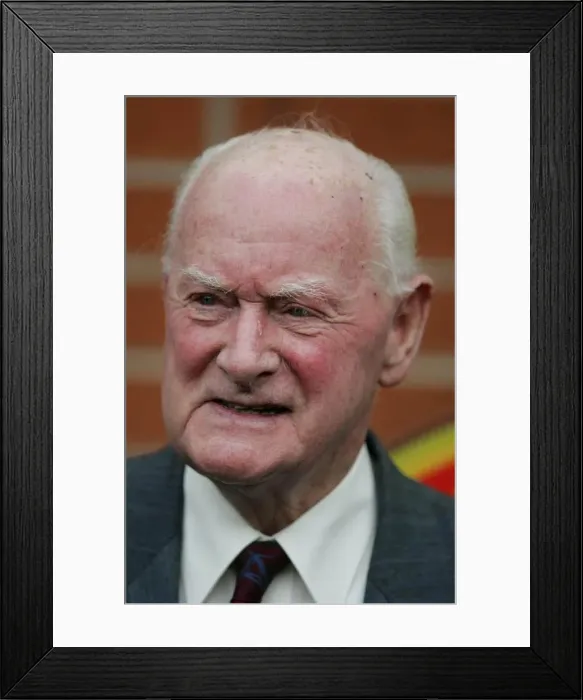  : Preston North End Legend Tom Finney at Old Trafford: Manchester United vs Liverpool, FA Premiership, 2006