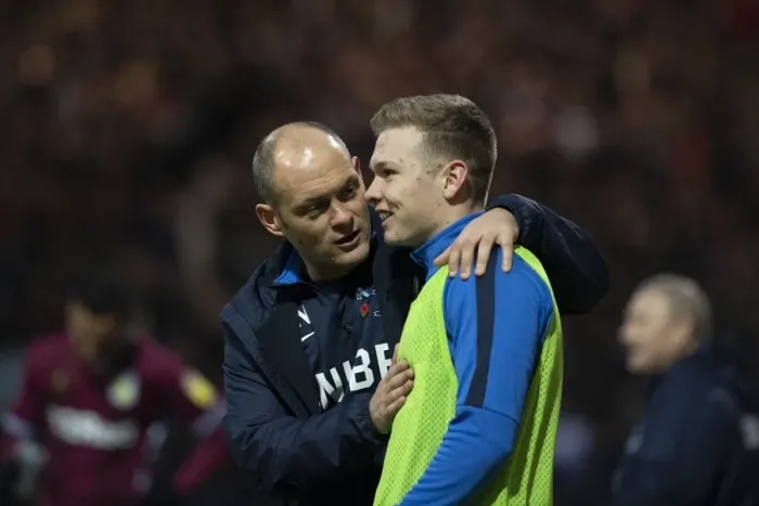 Framed Print : Preston North End: Alex Neil and Ethan Walker Celebrate Home Victory Over Aston Villa in SkyBet Championship (29th December 2018)