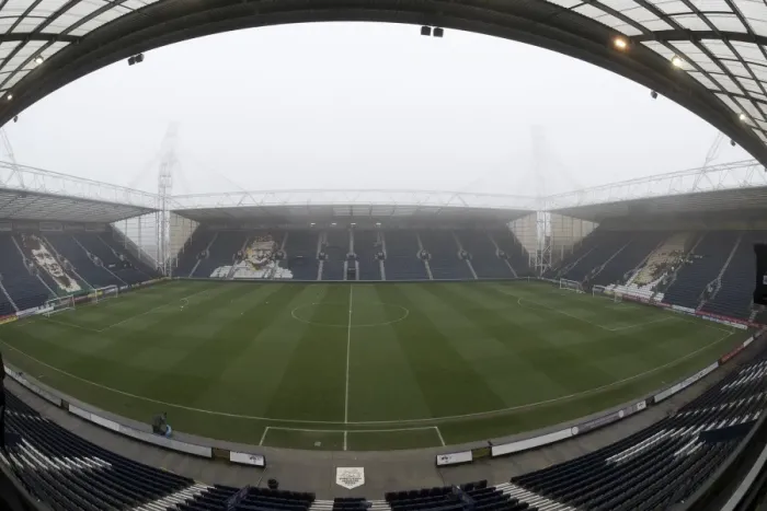 Framed Print : Preston North End vs Arsenal: FA Cup Third Round at Deepdale (7th January 2017) Framed Print : Preston North End vs Arsenal: FA Cup Third Round at Deepdale (7th January 2017)