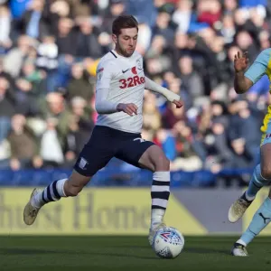 Tom Barkhuizen Pushes Forward In Attack