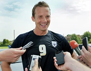 Editor's Picks: Kevin Davies Signs