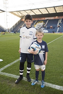 Mascots Face-Off: Preston North End vs. Burton Albion in Skybet Championship (November 26, 2016)