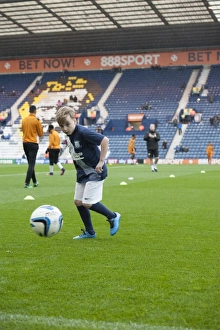 Wolverhampton Wanderers, Saturday 19th November 2016 Prints: Preston North End vs. Wolverhampton Wanderers: A Championship Showdown at Deepdale (November 19)